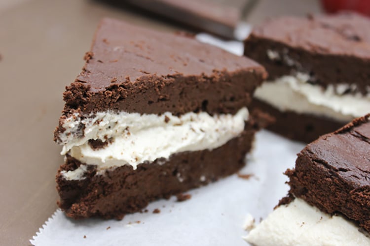 chocolate-glutenfree-grain-free-vegan-oreo-cake