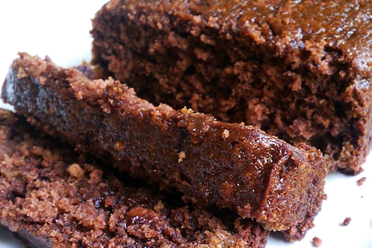 chocolate-pear-protein-loaf