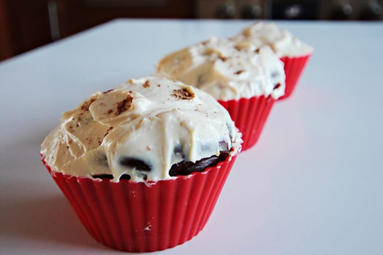 chocolate-protein-cupcakes