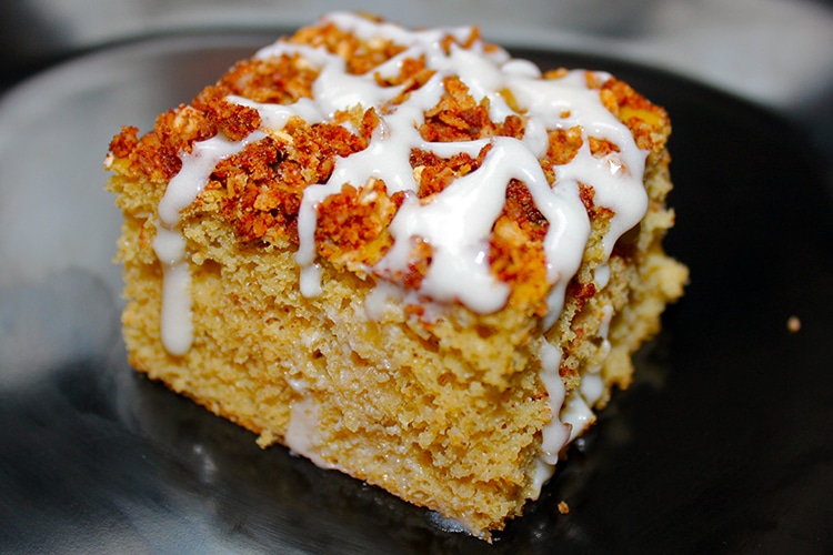 cinnamon-streusel-protein-cake