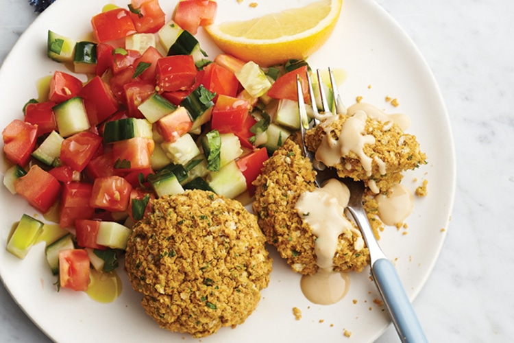 falafel-nuggets-with-tomato-and-cucumber