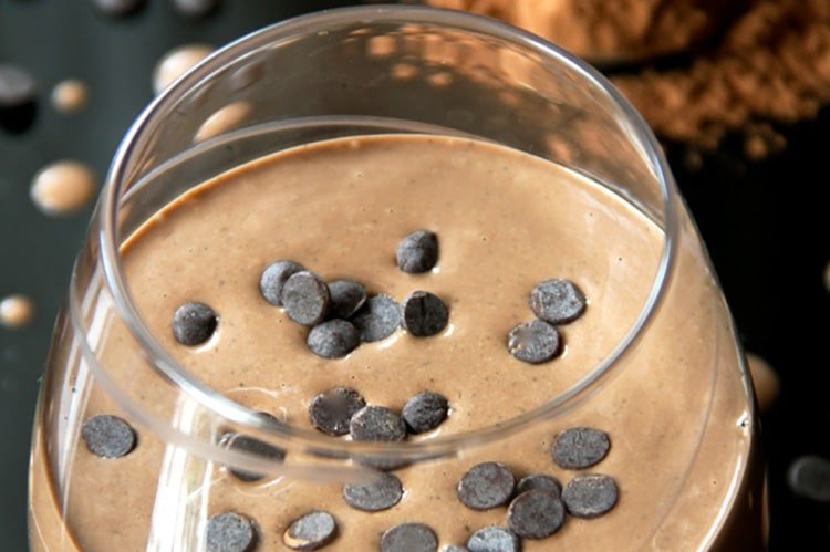 Creamy-Chocolate-Overnight-Oatmeal-Smoothie