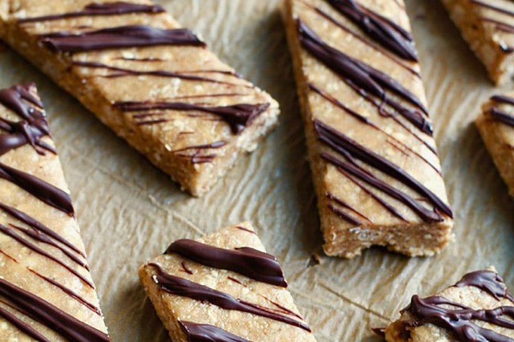 No-Bake-Almond-Fudge-Protein-Bars