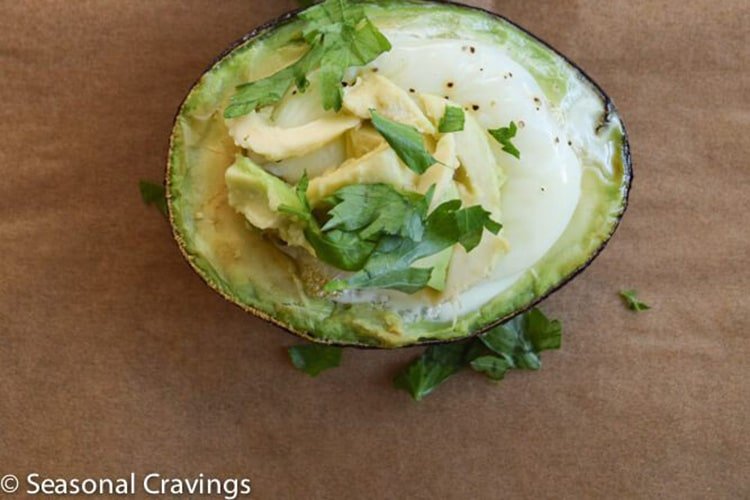 avocado-baked-egg-breakfast
