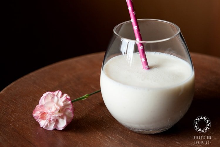 banana-kefir-smoothie