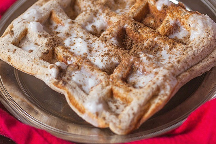healthy-cinnamon-roll-waffles