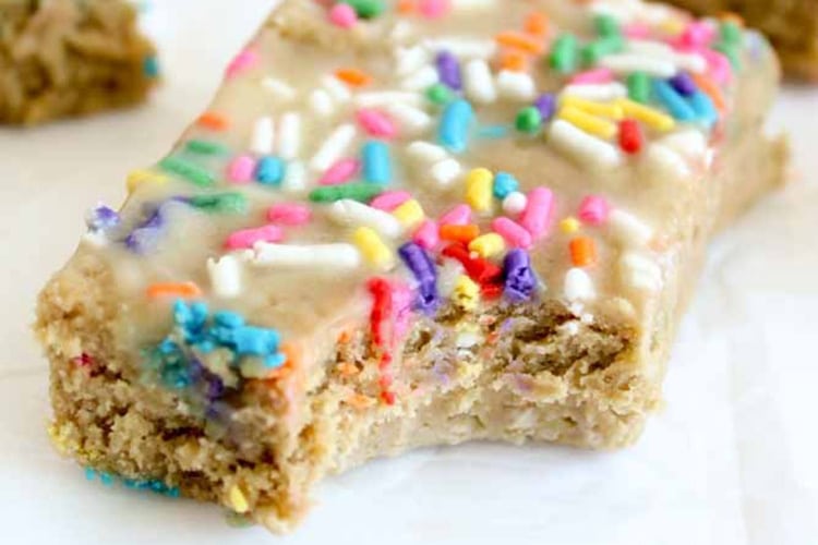 no-bake-cake-batter-protein-bars