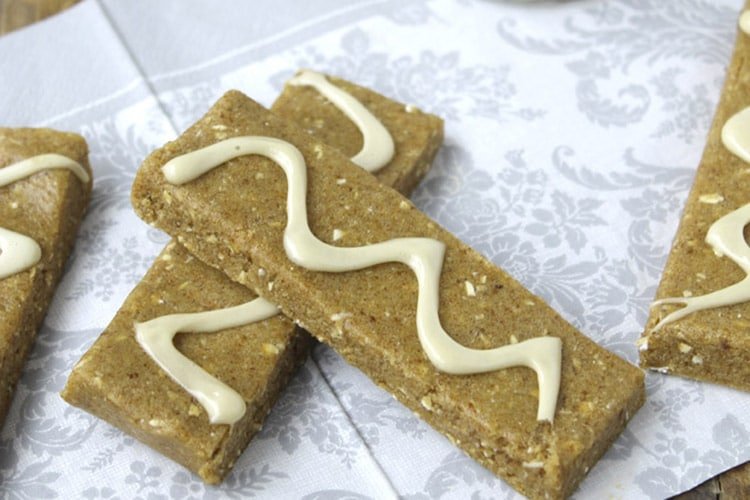 no-bake-cinnamon-roll-protein-bars-2