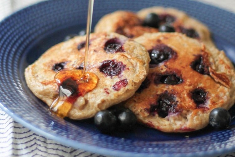 oatmeal-blueberry-yogurt-pancakes