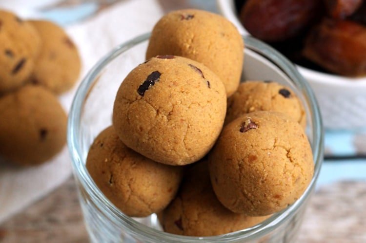 pumpkin-pie-high-protein-bites