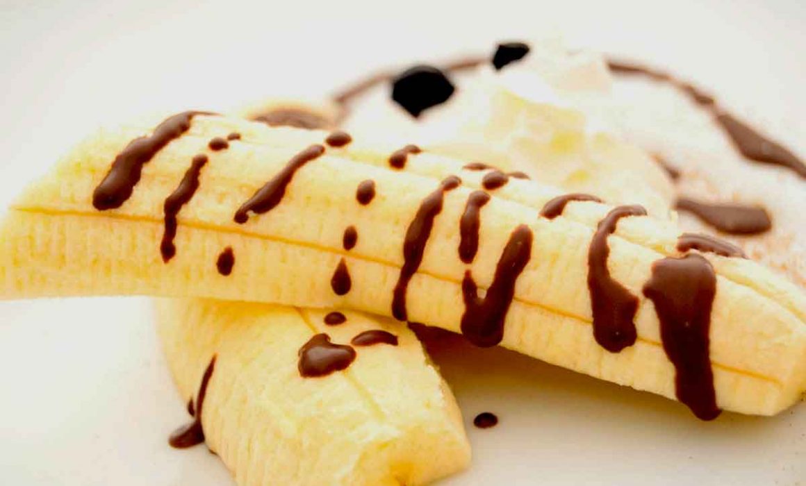 bananas with chocolate sauce