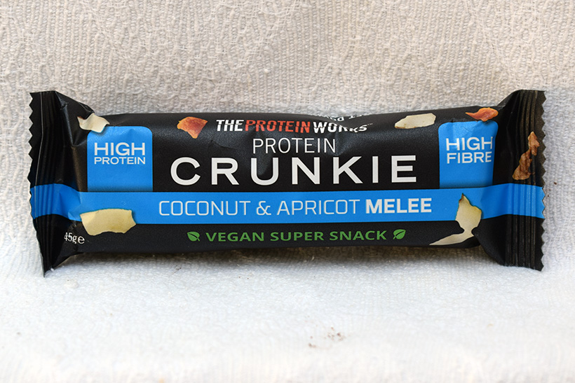 The protein works protein snacks Protein crunkie Coconut and Apricot Melee Flavour packaging